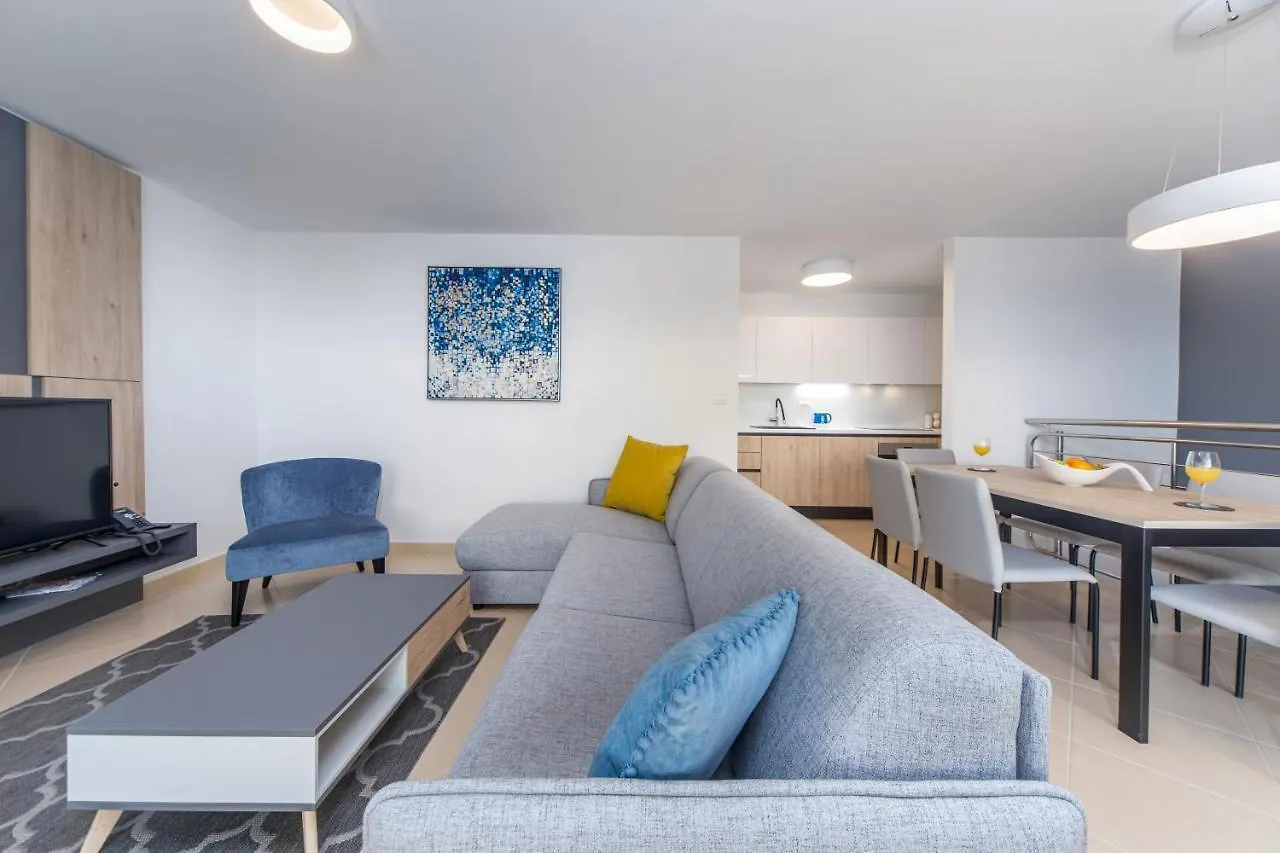 Sunset Garden Palace Apartments 0*, Ουμάγκ