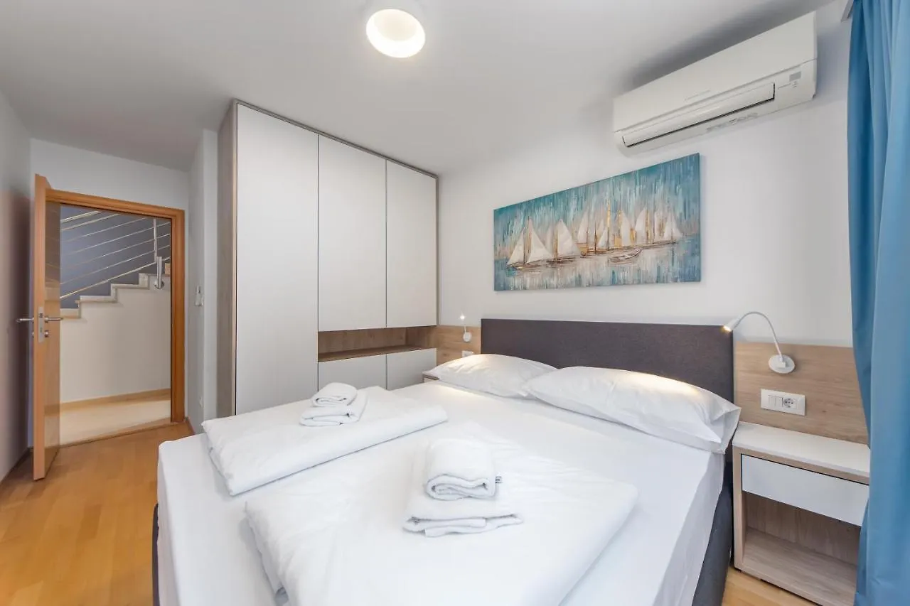 Sunset Garden Palace Apartments 0*, Ουμάγκ Κροατία